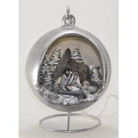 Kerststal in een zilver keramiek kerstbol + licht 