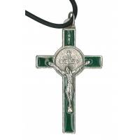 Kruis op koord H Benedictus - 5.5 cm - Email Groen 