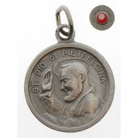 Médaille 18 mm - St P. Pio / Relique