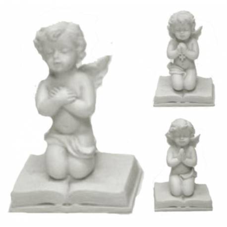 Engel knielend op boek - H 7.5 cm - 3 / set 