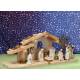 Crèche de Noël : cabane avec 8 personnages de 8 cm