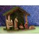 Crèche de Noël : cabane avec 5 personnages de 9 cm (23 x 10 x 17.5 cm)