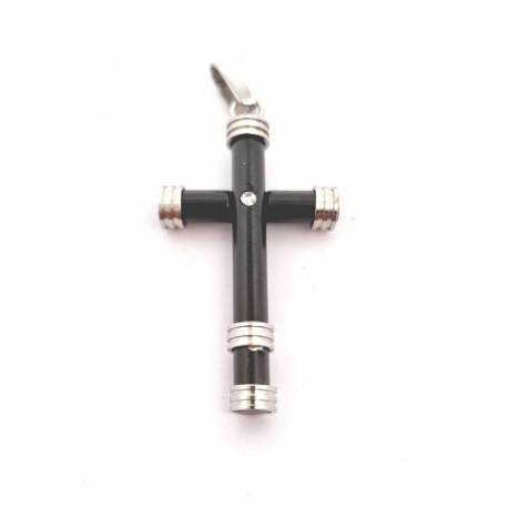 Croix en acier noire
