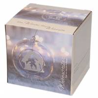 Kerstbol in glass met kerststal 