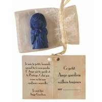 Beschermengel Jongen - in albast 4,5 cm, blauw gekleurd in tule 