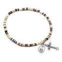Bracelet sur élastique avec grains marrons + médaille et croix
