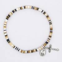 Bracelet sur élastique avec grains marrons + médaille et croix
