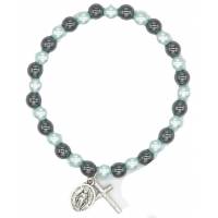 Bracelet sur élastique avec grains bleu et hématite + médaille et croix