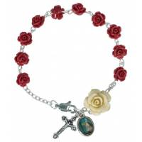 Armband tientje - verzilverd - rode roosjes + medaille en kruis 